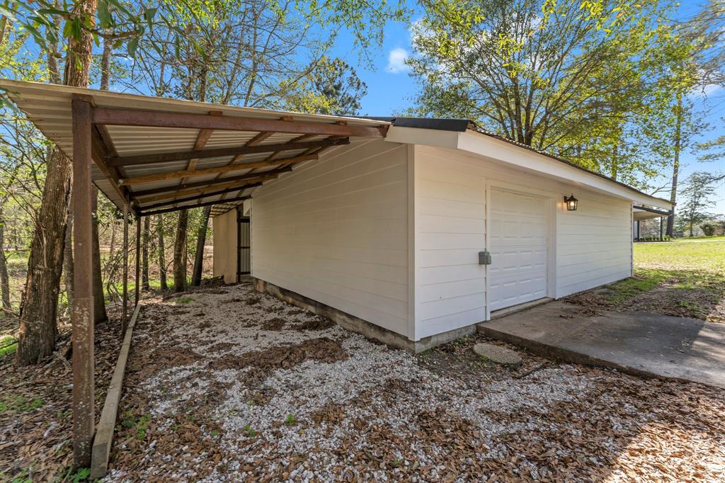 420 E Lake Drive, Livingston, Texas image 35