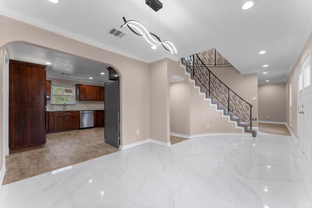 420 E Lake Drive, Livingston, Texas image 6