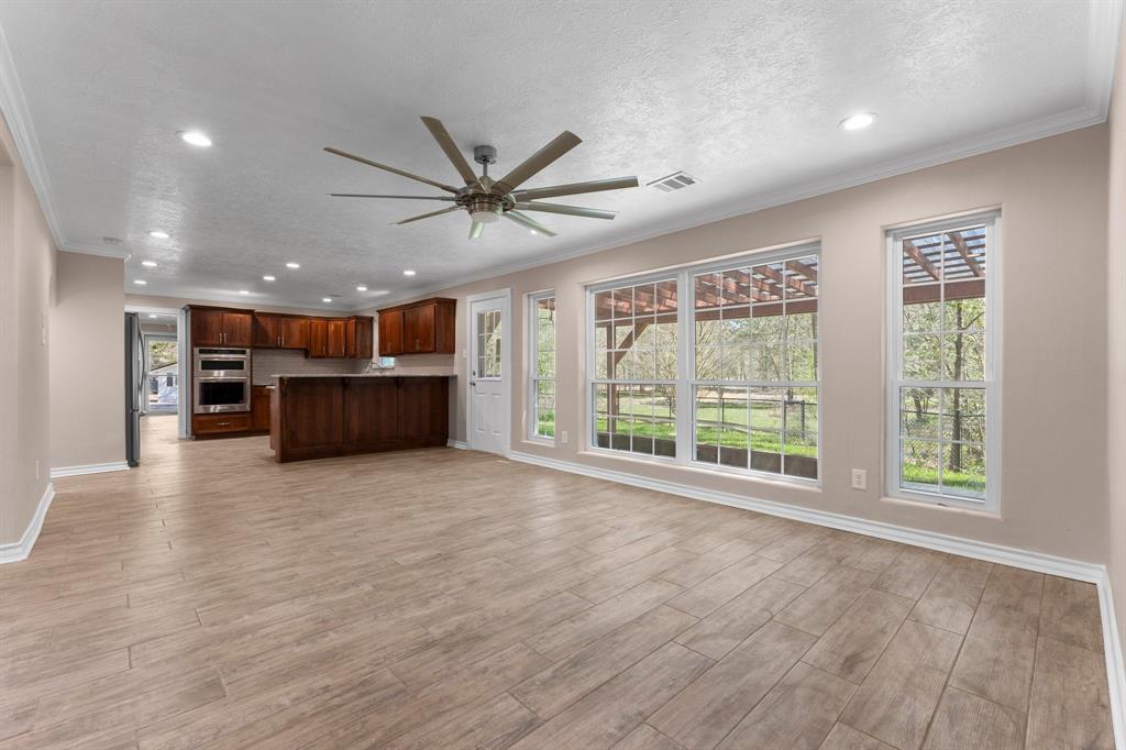 420 E Lake Drive, Livingston, Texas image 11
