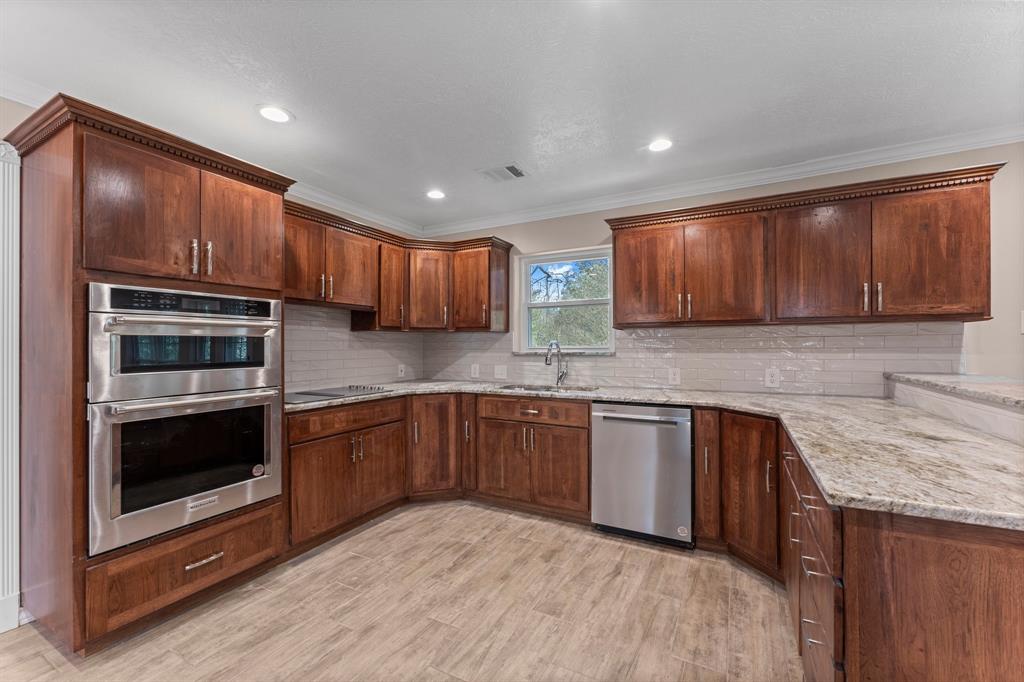 420 E Lake Drive, Livingston, Texas image 8