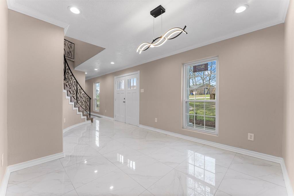 420 E Lake Drive, Livingston, Texas image 4