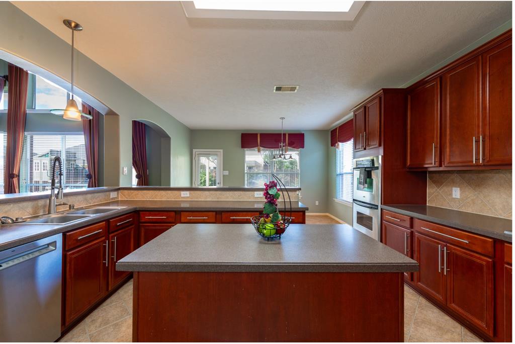 24807 Mason Trail Drive, Katy, Texas image 19