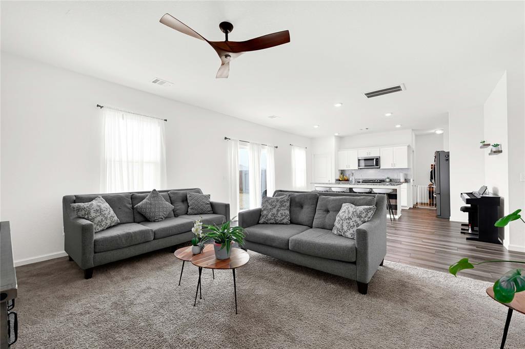 1013 Lacebark Pine Lane, Brookshire, Texas image 9