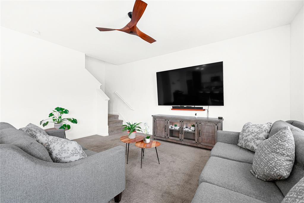 1013 Lacebark Pine Lane, Brookshire, Texas image 7