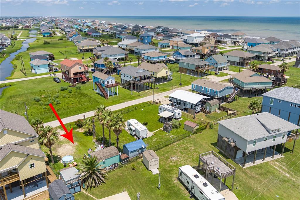915 Meynig Drive, Crystal Beach, Texas image 6
