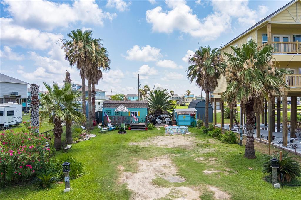915 Meynig Drive, Crystal Beach, Texas image 1