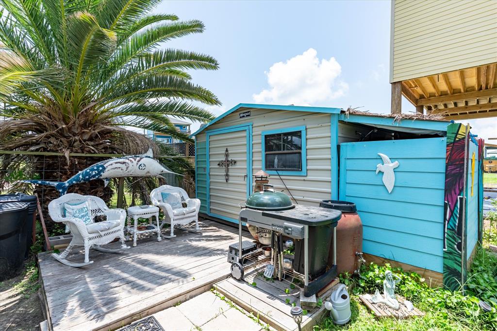 915 Meynig Drive, Crystal Beach, Texas image 17