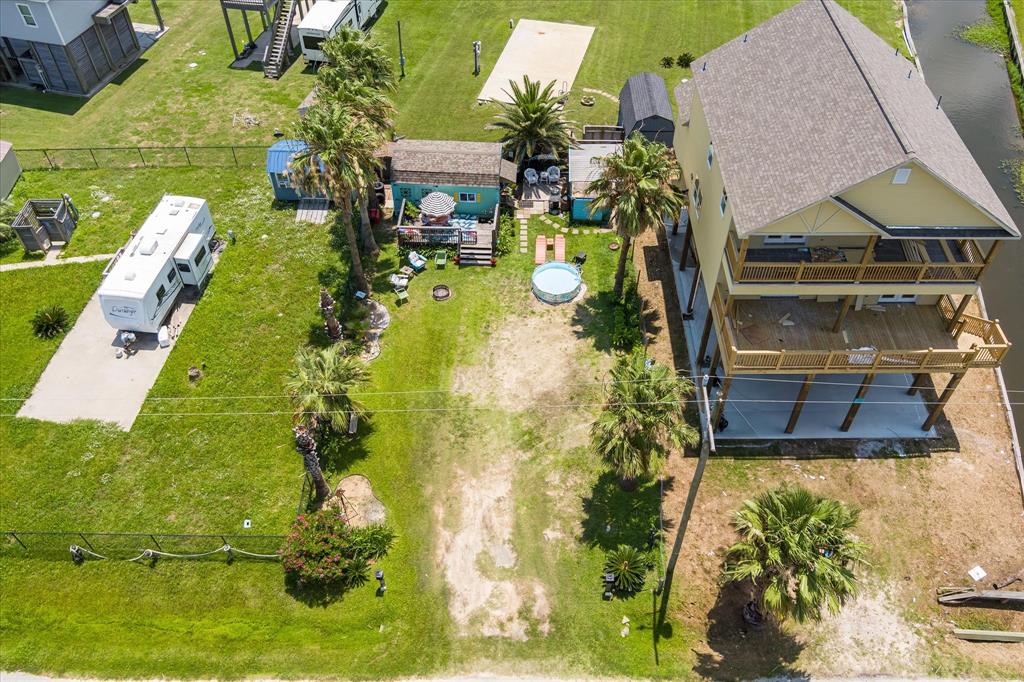 915 Meynig Drive, Crystal Beach, Texas image 9