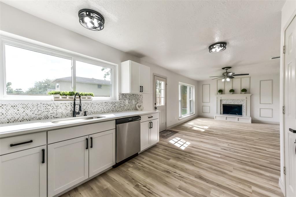 17114 Bougainvilla Lane, Friendswood, Texas image 11