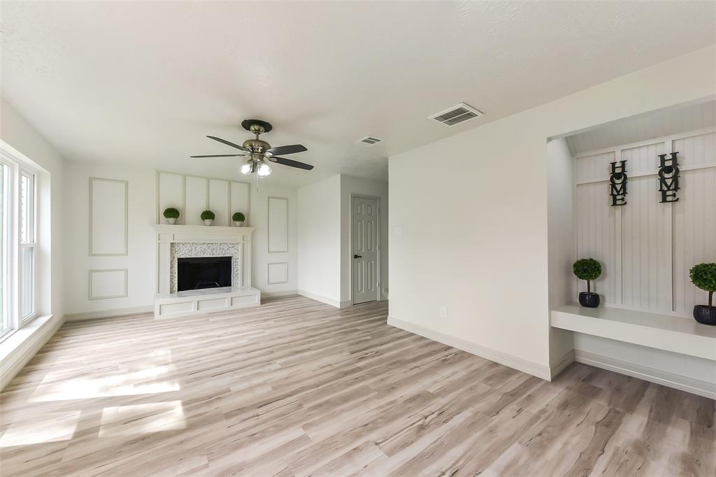 17114 Bougainvilla Lane, Friendswood, Texas image 3