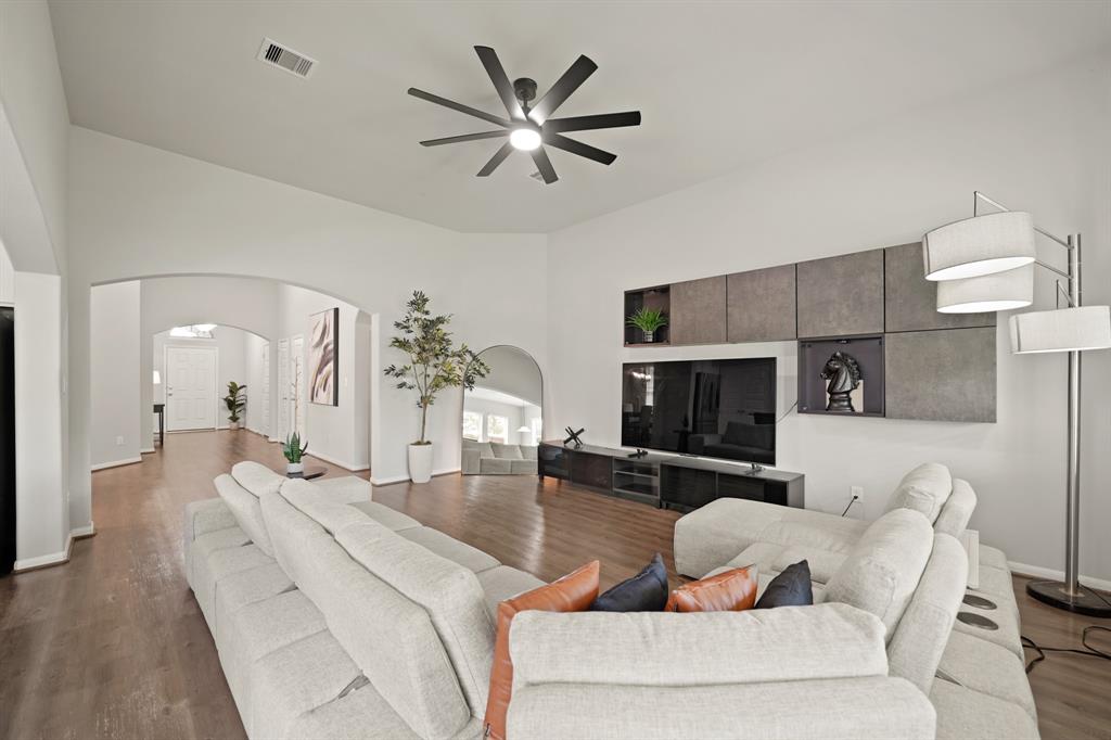 310 Polar Bear Trail, Crosby, Texas image 12