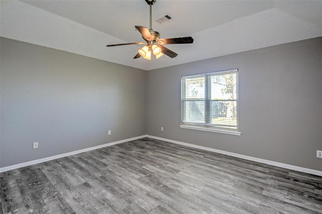2410 Caroline Street, Dickinson, Texas image 12