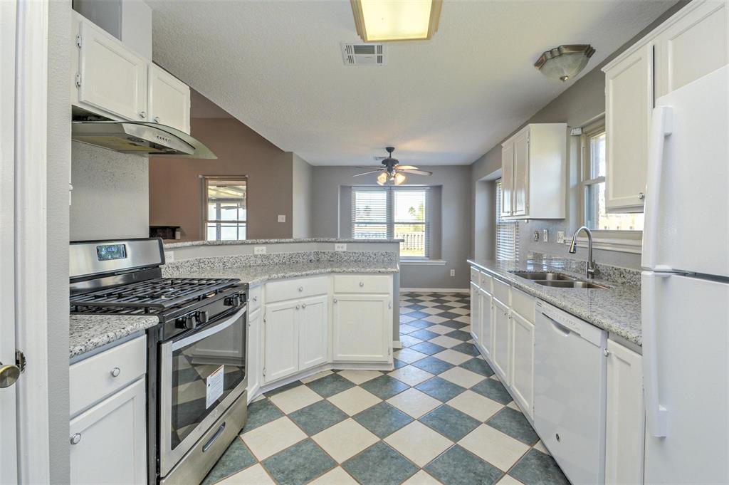 2410 Caroline Street, Dickinson, Texas image 20