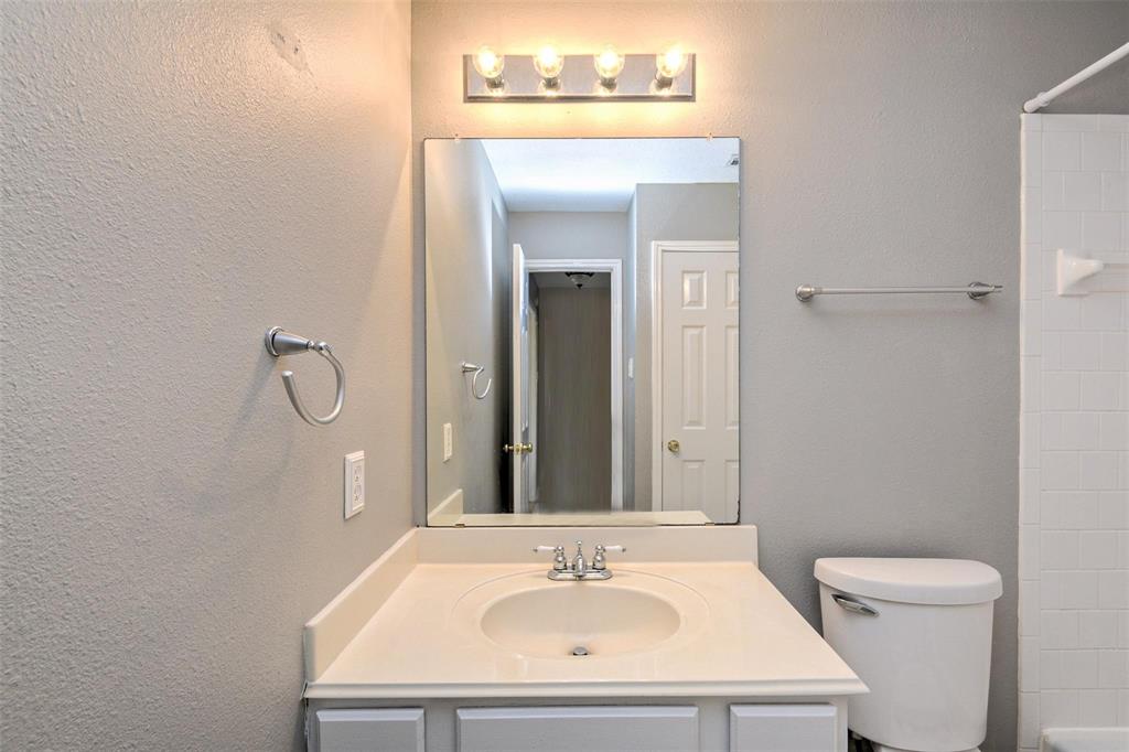 2410 Caroline Street, Dickinson, Texas image 10