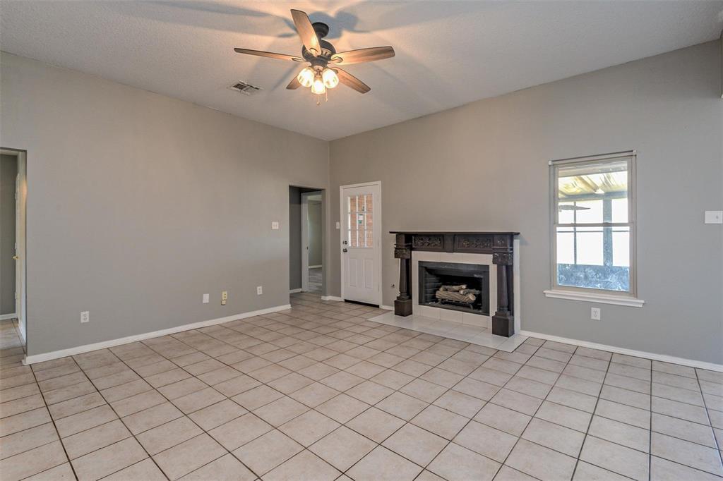 2410 Caroline Street, Dickinson, Texas image 3