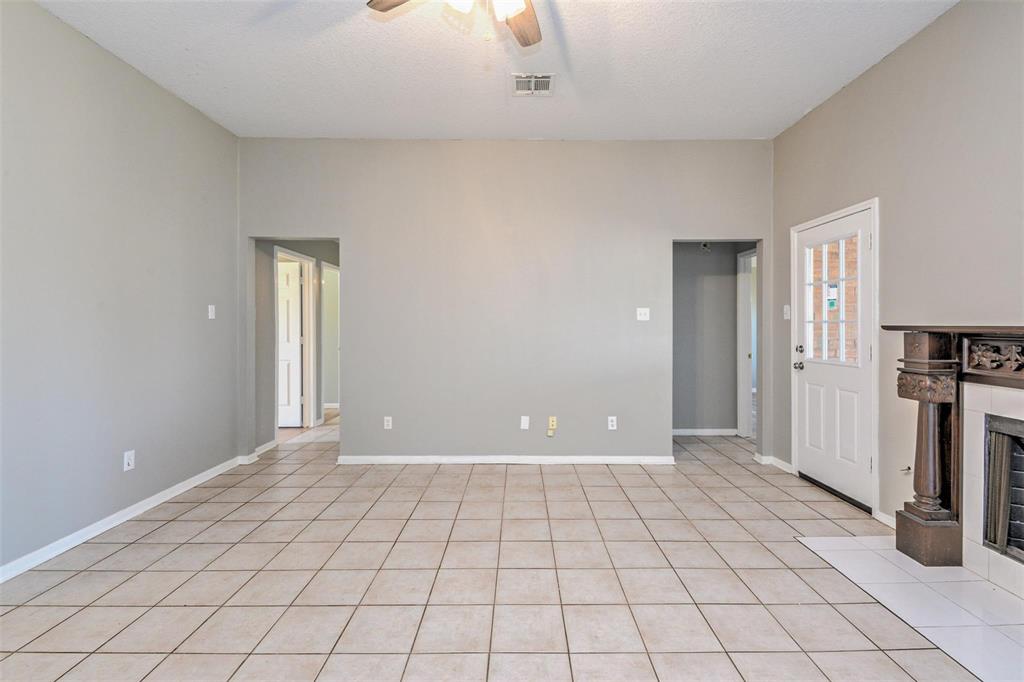 2410 Caroline Street, Dickinson, Texas image 4