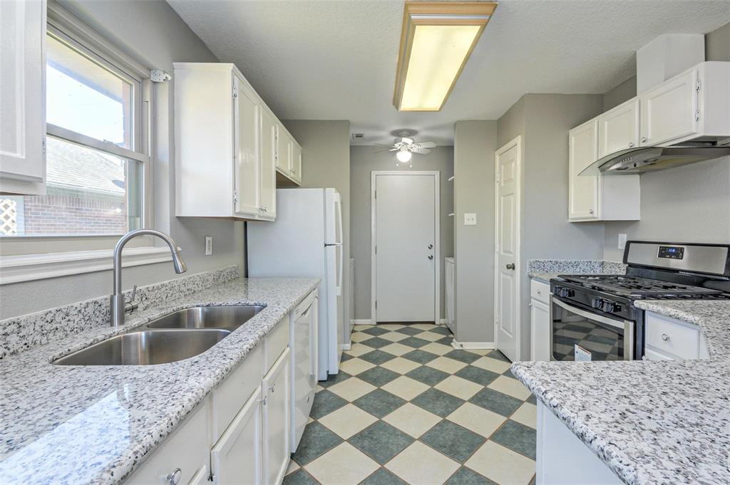 2410 Caroline Street, Dickinson, Texas image 19