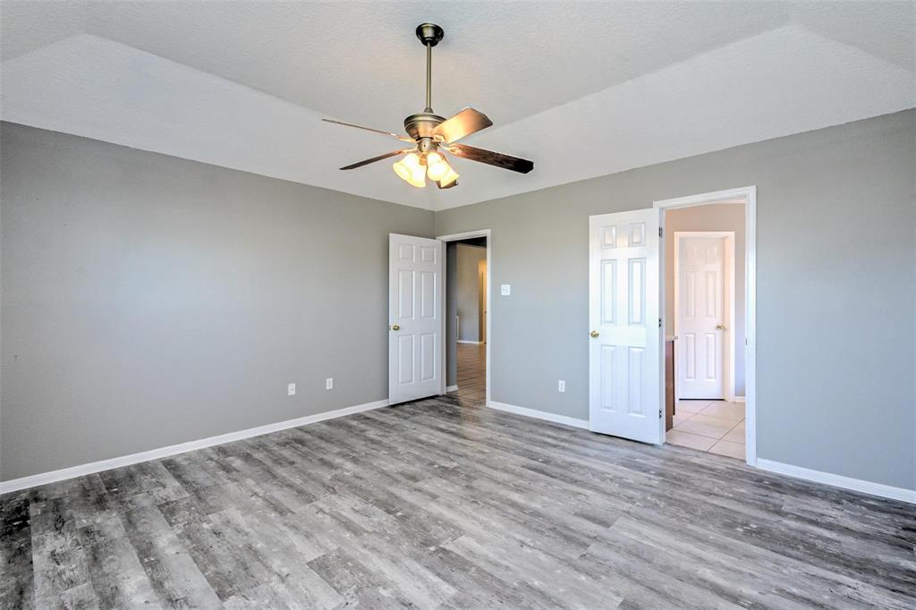 2410 Caroline Street, Dickinson, Texas image 13