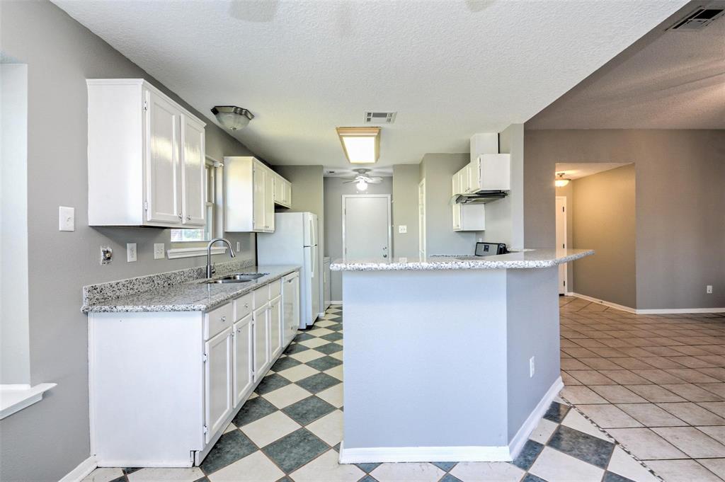 2410 Caroline Street, Dickinson, Texas image 18