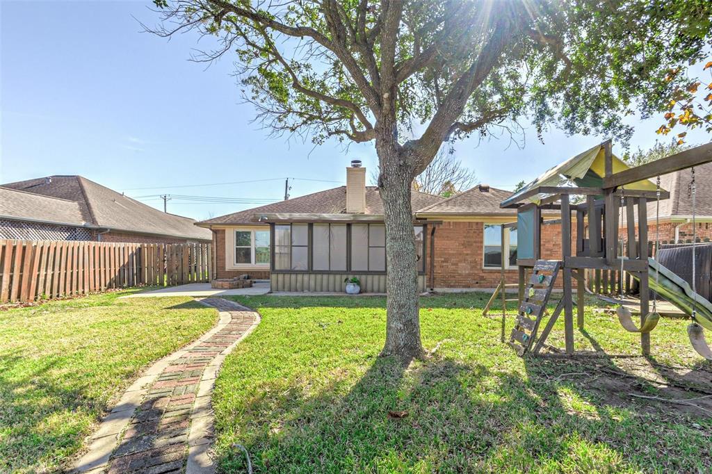 2410 Caroline Street, Dickinson, Texas image 24
