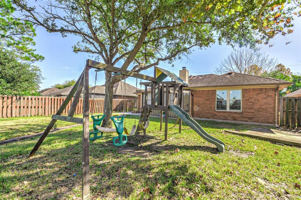 2410 Caroline Street, Dickinson, Texas image 25