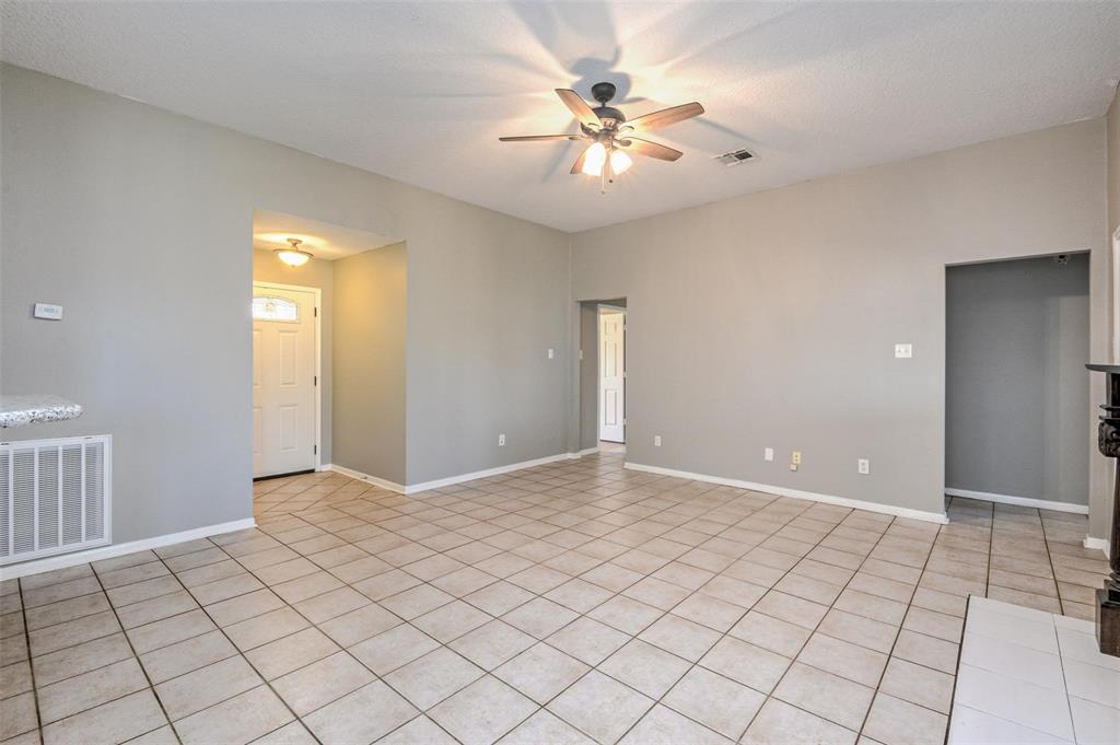 2410 Caroline Street, Dickinson, Texas image 5