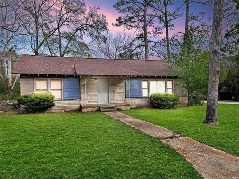 Single Family Residence in Huntsville TX 2913 Angier Road.jpg