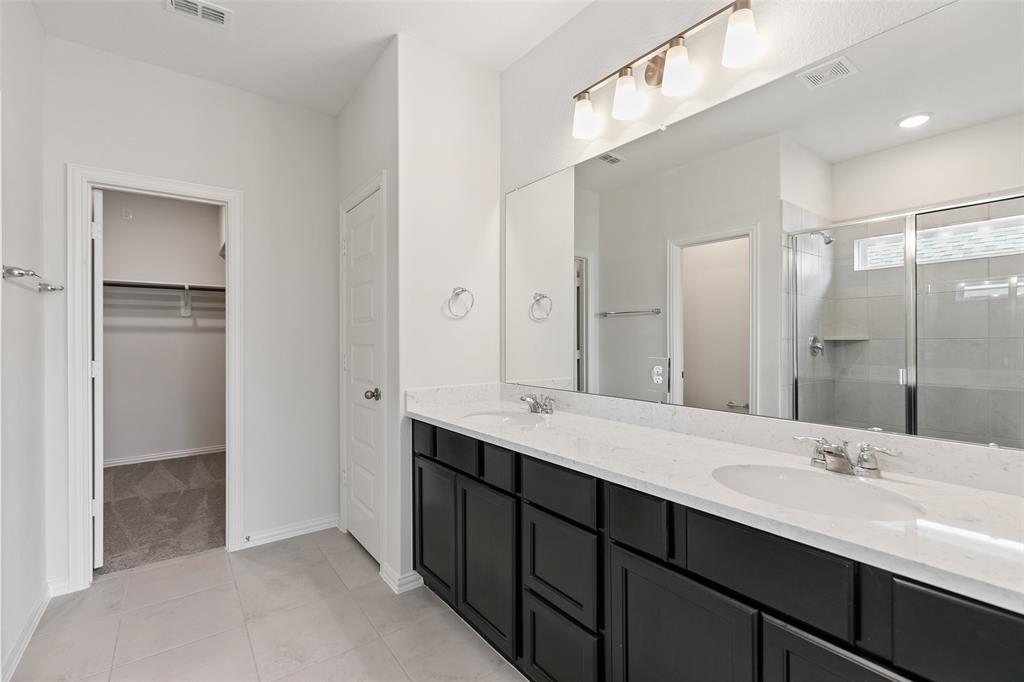 76 Thickets Grove Drive, Dayton, Texas image 11