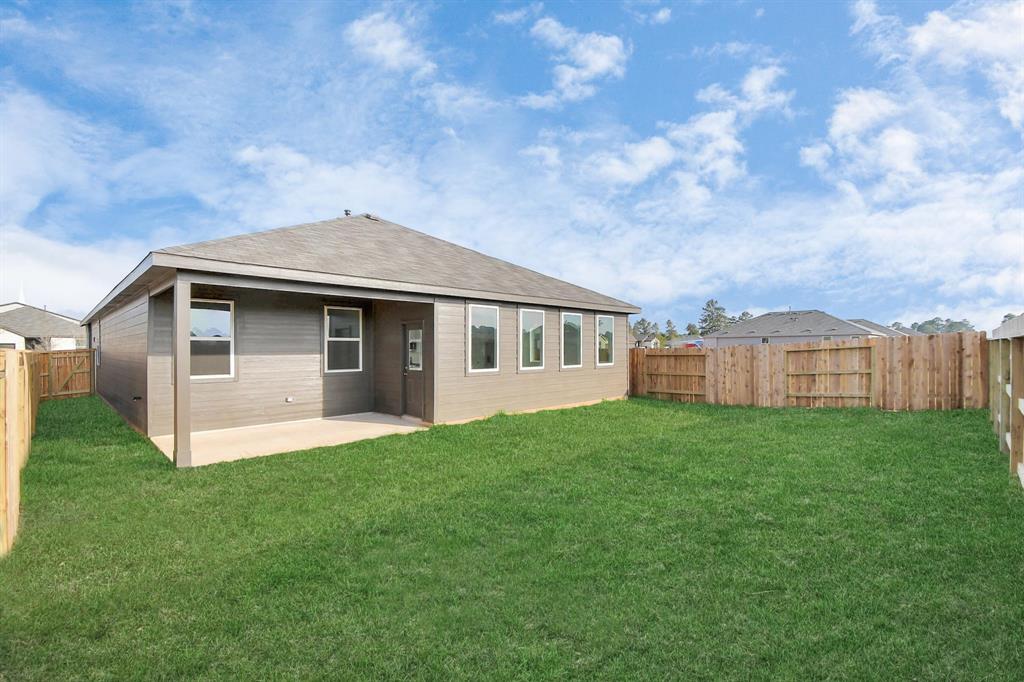 916 Garden Path Drive, Willis, Texas image 35