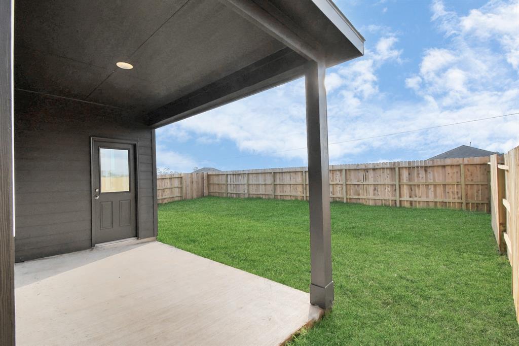 916 Garden Path Drive, Willis, Texas image 37