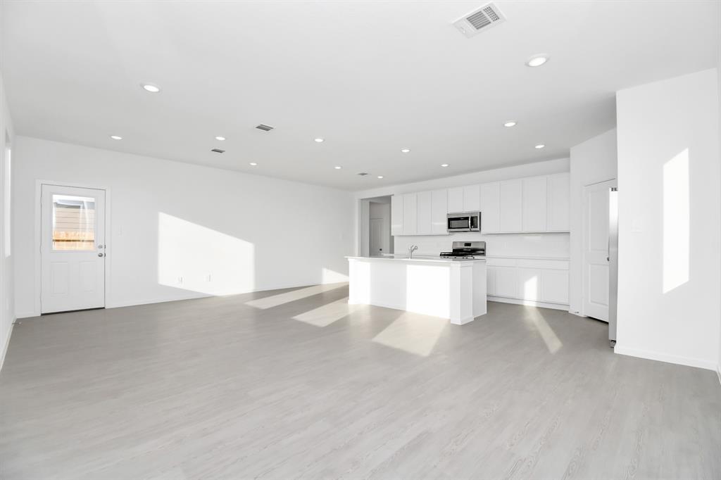 916 Garden Path Drive, Willis, Texas image 31