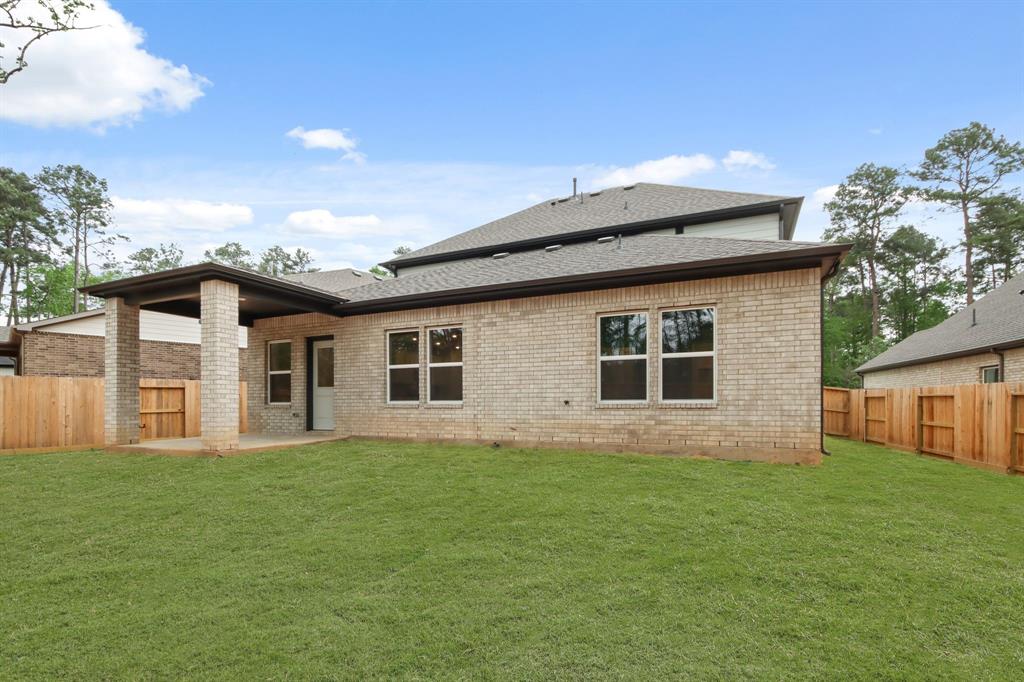 215 Garden Rose Trail, Conroe, Texas image 20