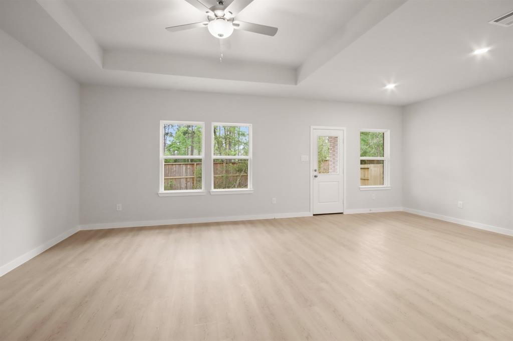 215 Garden Rose Trail, Conroe, Texas image 7