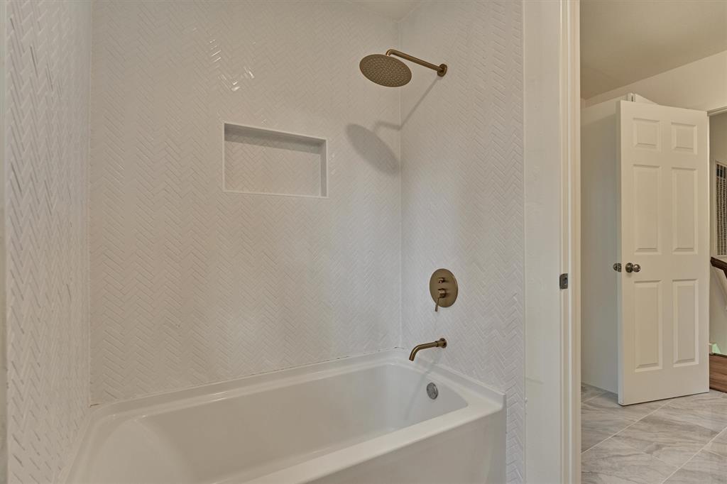 6326 Bayonne Drive, Spring, Texas image 37