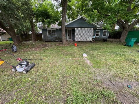 903 Azalea Courts La Marque TX 77568