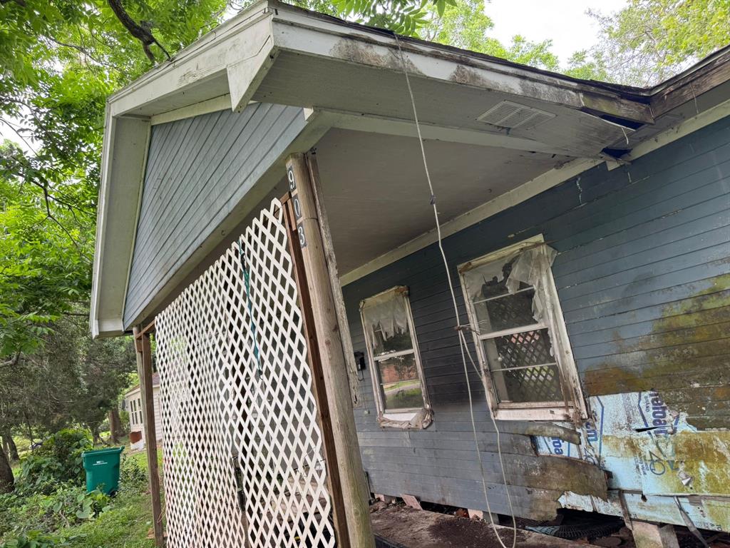 903 Azalea Courts, La Marque, Texas image 11