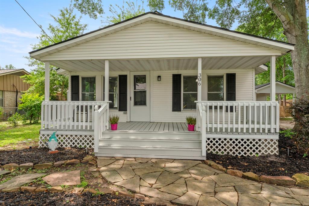 306 N Chestnut Street, Tomball, Texas image 4