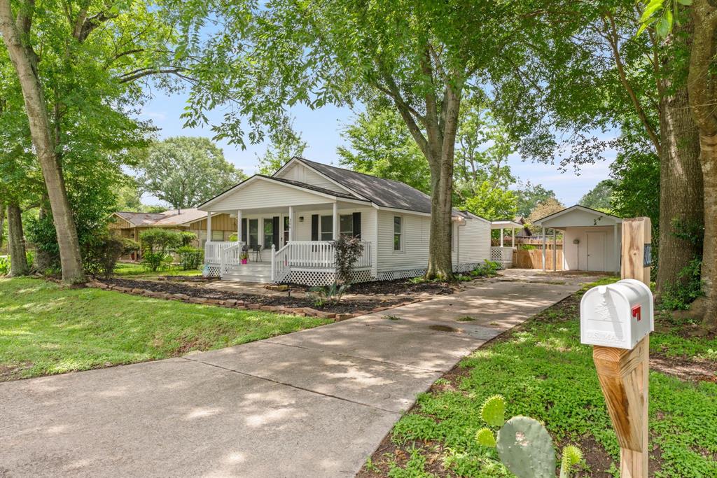 306 N Chestnut Street, Tomball, Texas image 3