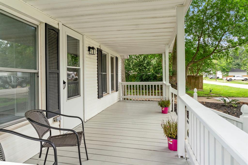 306 N Chestnut Street, Tomball, Texas image 5