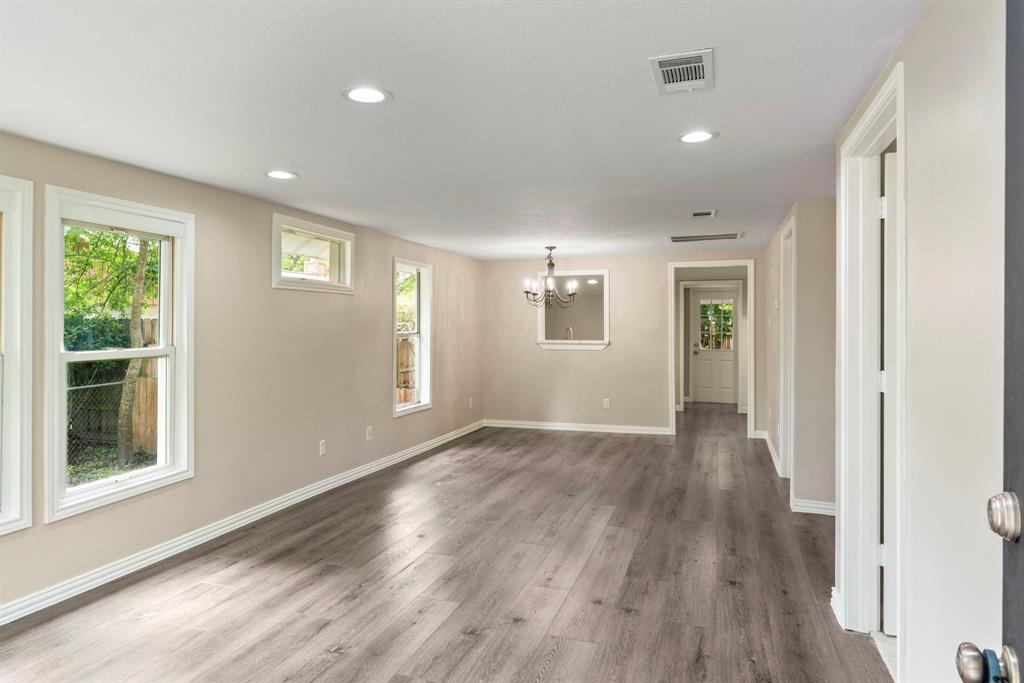 306 N Chestnut Street, Tomball, Texas image 8