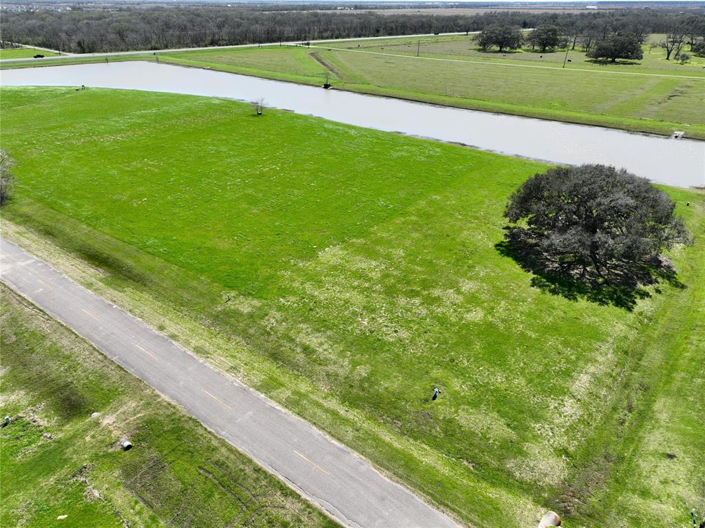 1214 Lakeland Circle, Rosharon, Texas image 3