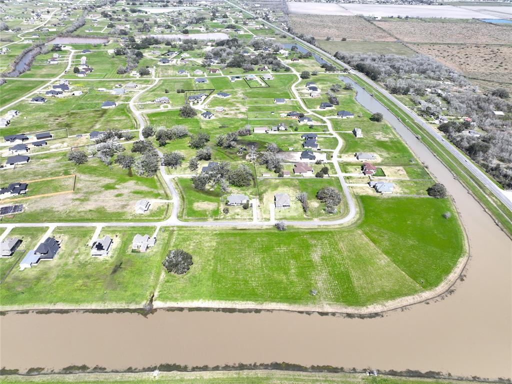 1214 Lakeland Circle, Rosharon, Texas image 6