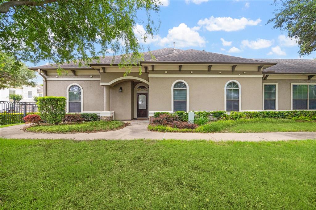 4337 Lake Run Drive, Missouri City, Texas image 1