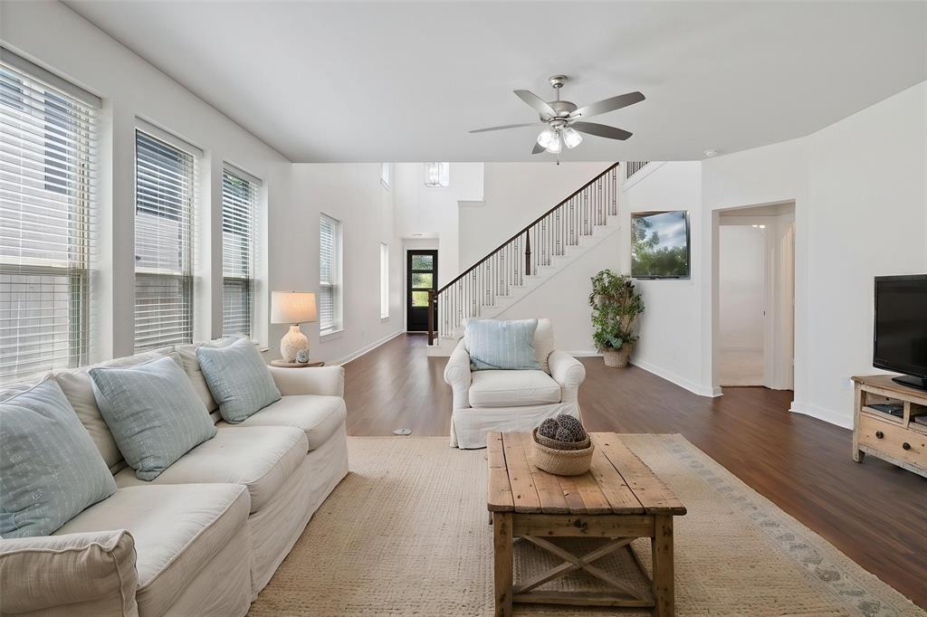 140 E Cascade Heights Drive, Montgomery, Texas image 1