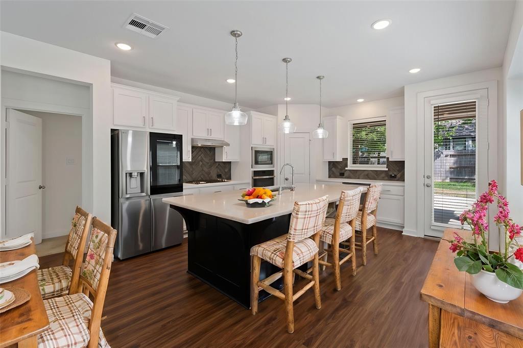140 E Cascade Heights Drive, Montgomery, Texas image 2