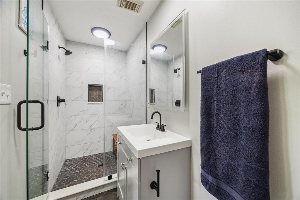 1603 Evening Bend Court, Sugar Land, Texas image 25