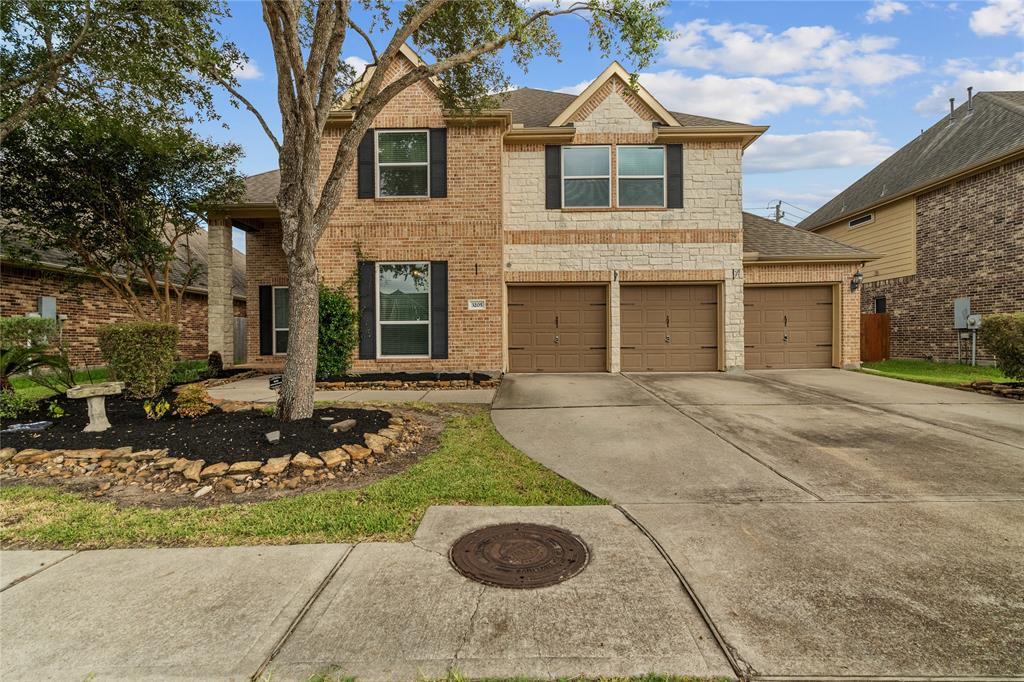 3205 Brentwood Lane, Pearland, Texas image 1