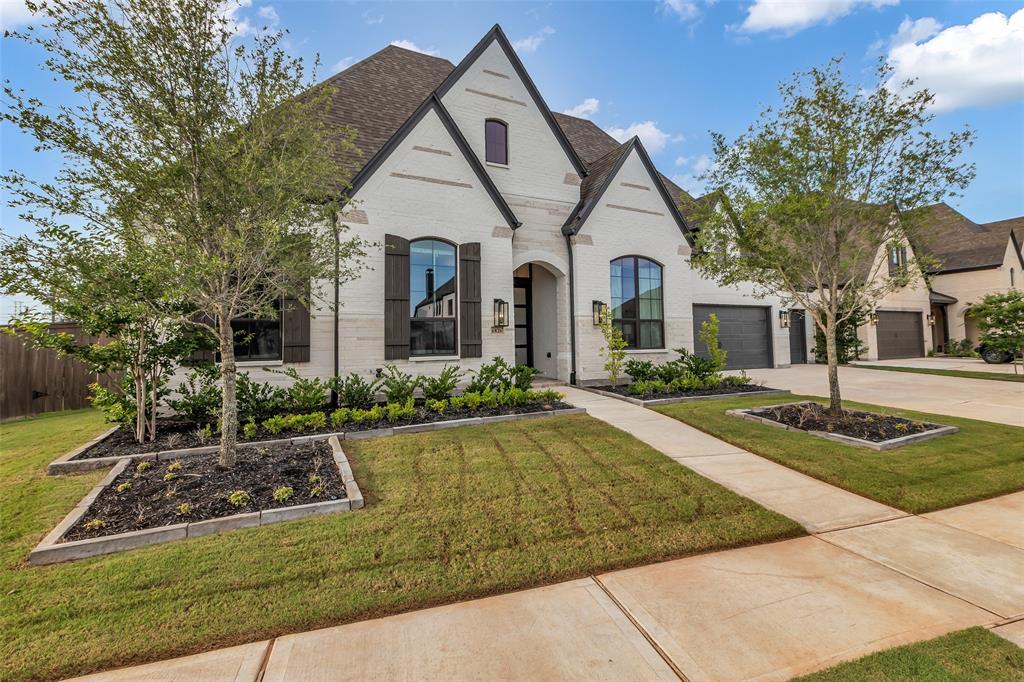 6826 Mirabeau Lane