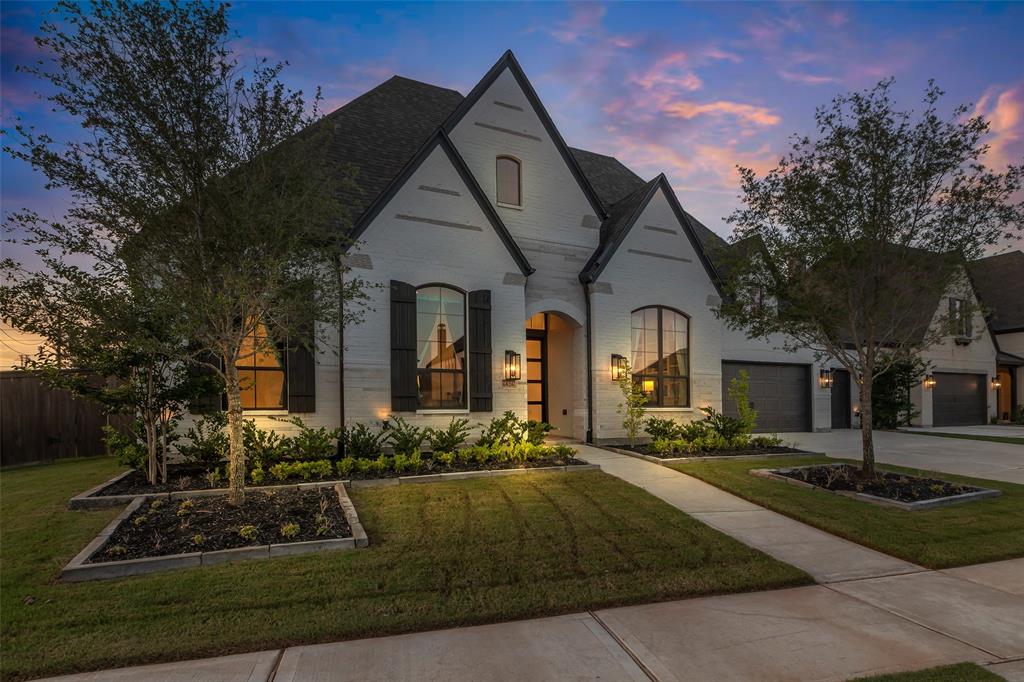 6826 Mirabeau Lane