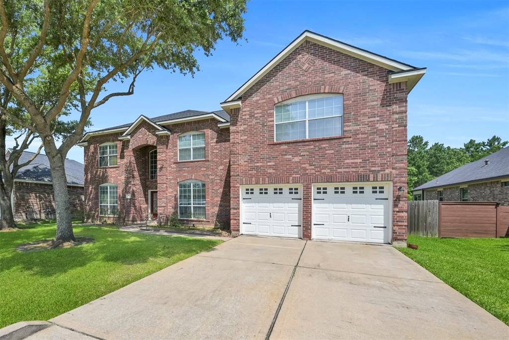 11106 N Country Club Green Drive, Tomball, Texas image 2